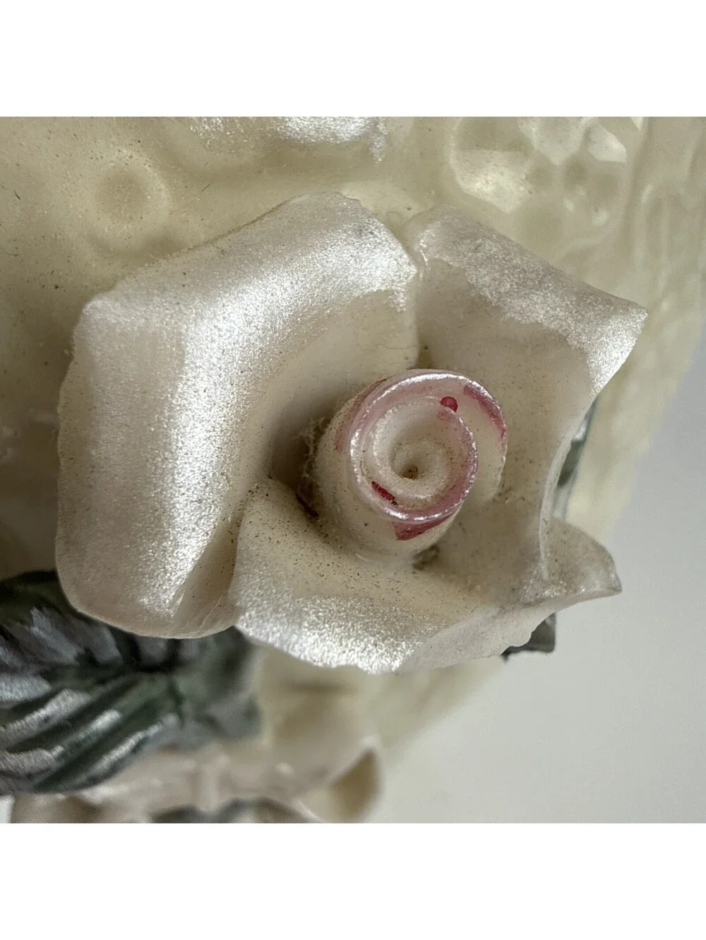 Vtg Pearlized Ceramic Lidded Potpourri Ginger Jar 3D Rose Lusterware Diffuser